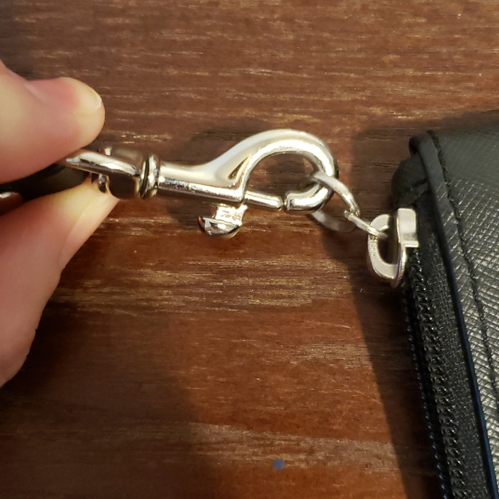 Coach wristlet - Picture 3 of 5